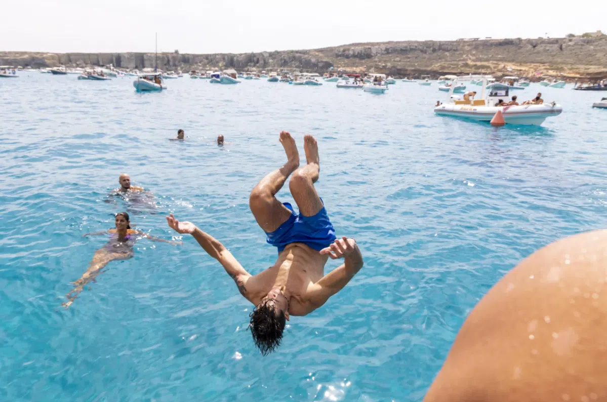 Private Egadi Islands Favignana and Levanzo RIB Boat Tour with Lunch from Favignana, photo 2