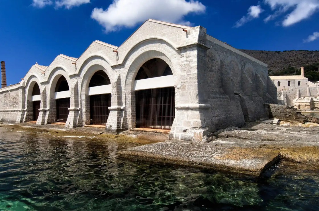 Egadi Islands Boat Tour: Favignana and Levanzo with Lunch included from Trapani, photo 5