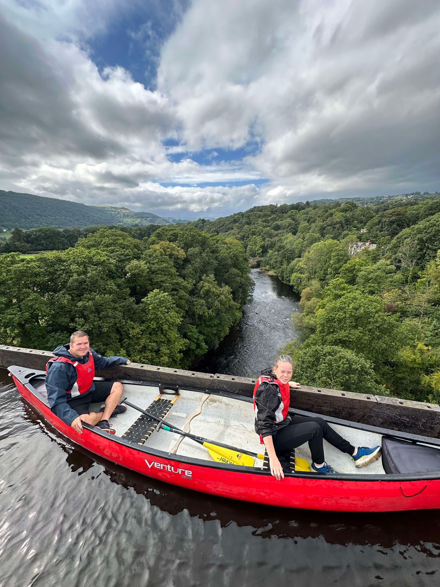 Canoe Aqueduct Cruise in Llangollen, North Wales gallery 2