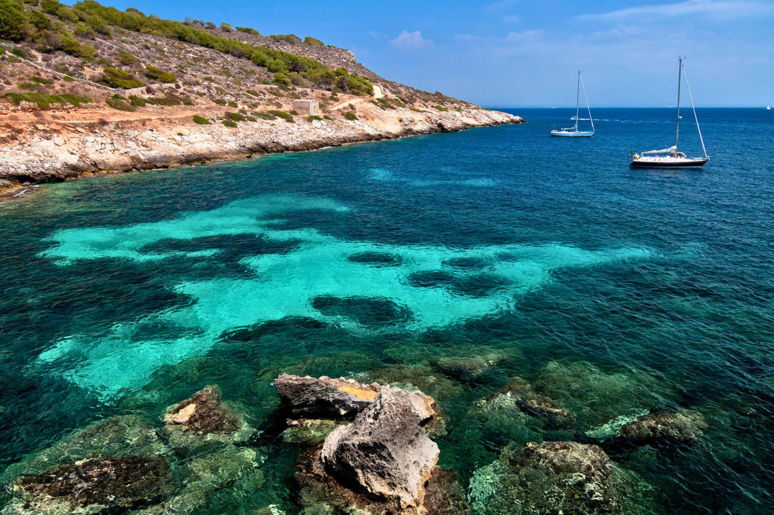 Private Egadi Islands Boat Tour: Favignana and Levanzo with Lunch from Trapani, photo 3