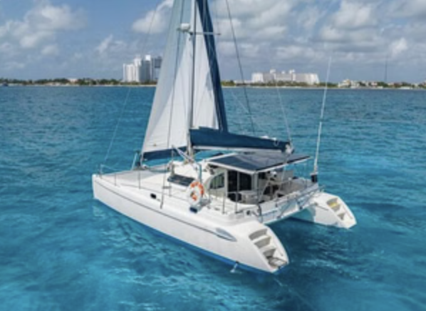 Cancún Private Catamaran Charter with Open Bar & Snorkelling gallery 3