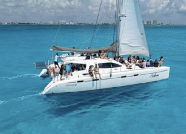 Cancún Private Catamaran Charter with Open Bar & Snorkelling, photo 5