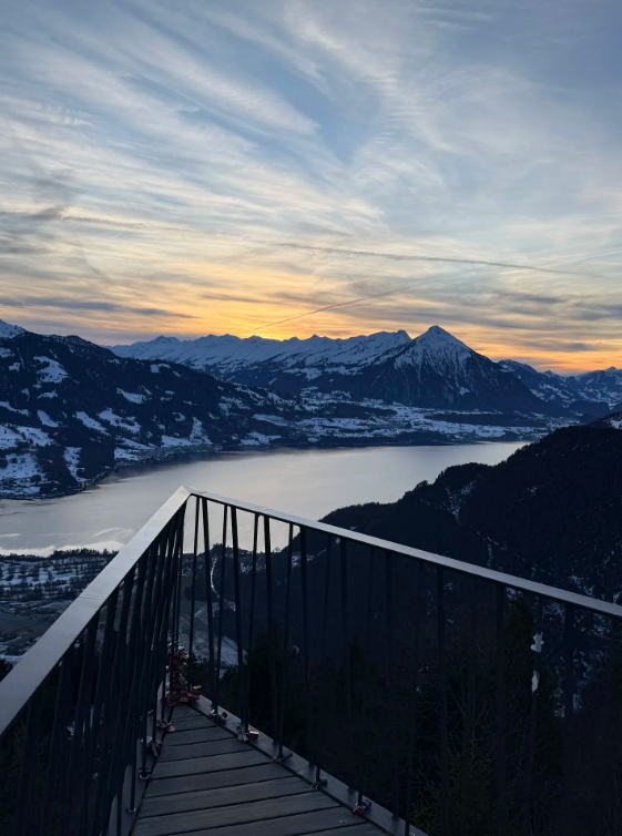 Private Interlaken Winter Harder Kulm Hike with Ultra Runner, photo 3