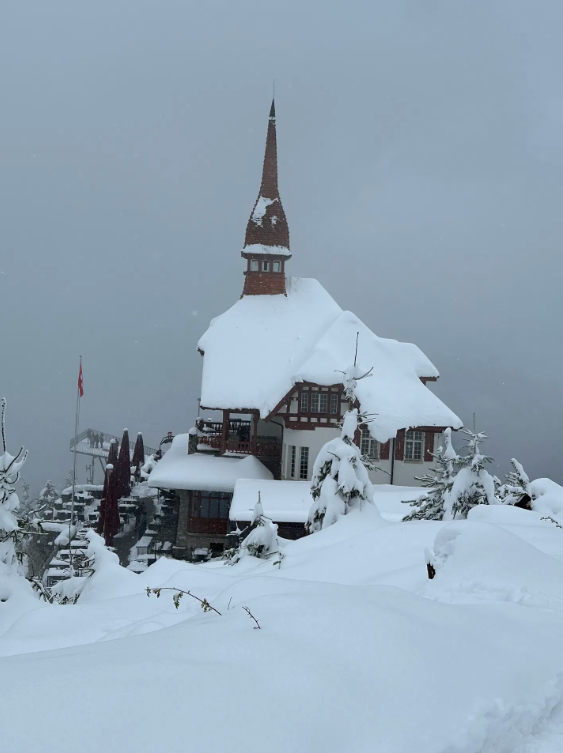 Private Interlaken Winter Harder Kulm Hike with Ultra Runner gallery 6