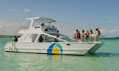 Punta Cana Private Catamaran with Snorkelling & Natural Pool, photo 3