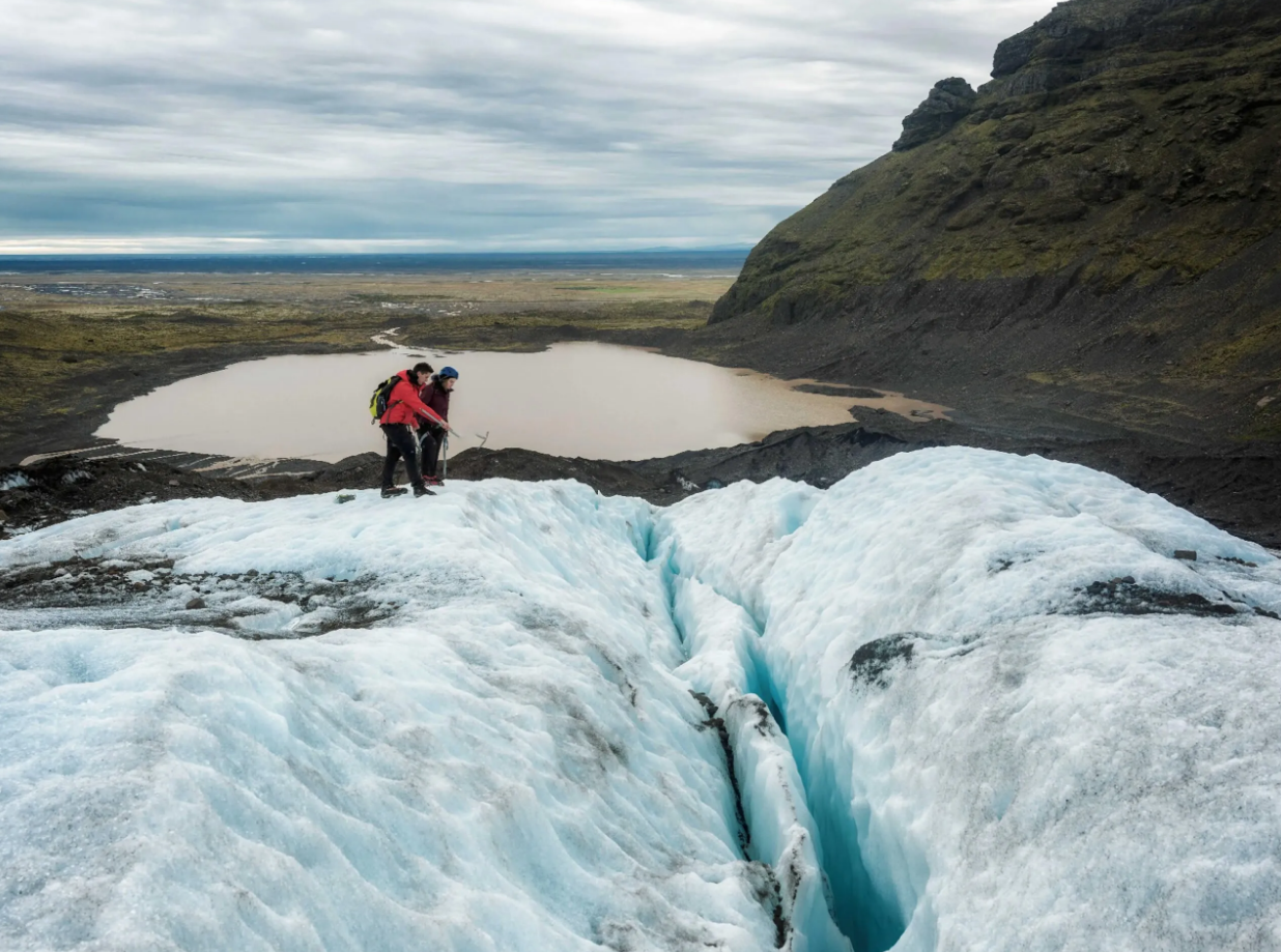 Glacier Hiking Photoshoot Adventure in Skaftafell, Iceland, photo 2