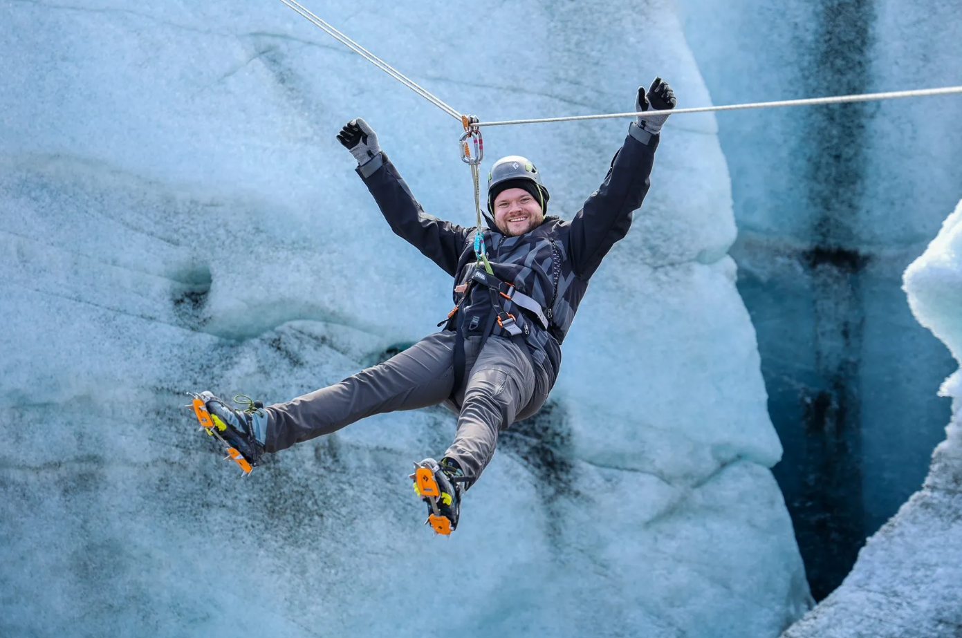 Private Ultimate Glacier Zip Line and Ice Climbing on Sólheimajökull gallery 2