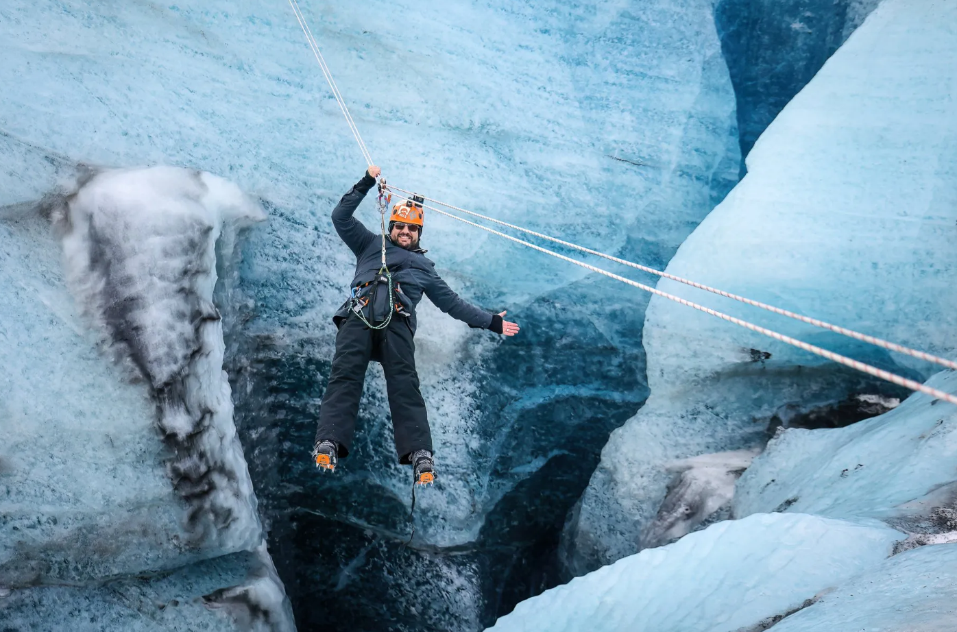 Private Ultimate Glacier Zip Line and Ice Climbing on Sólheimajökull gallery 7