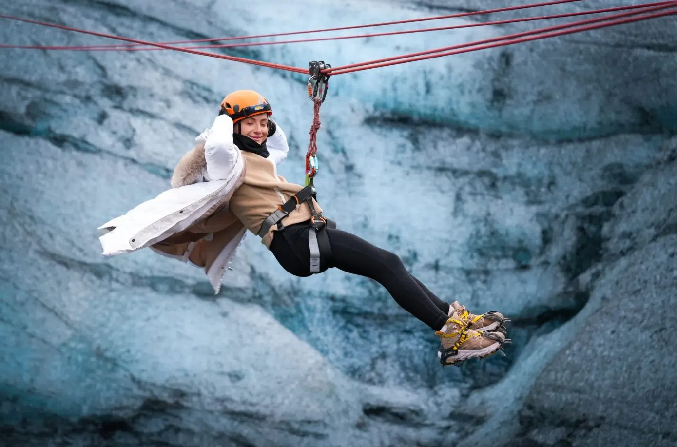 Private Ultimate Glacier Zip Line and Ice Climbing on Sólheimajökull, photo 2