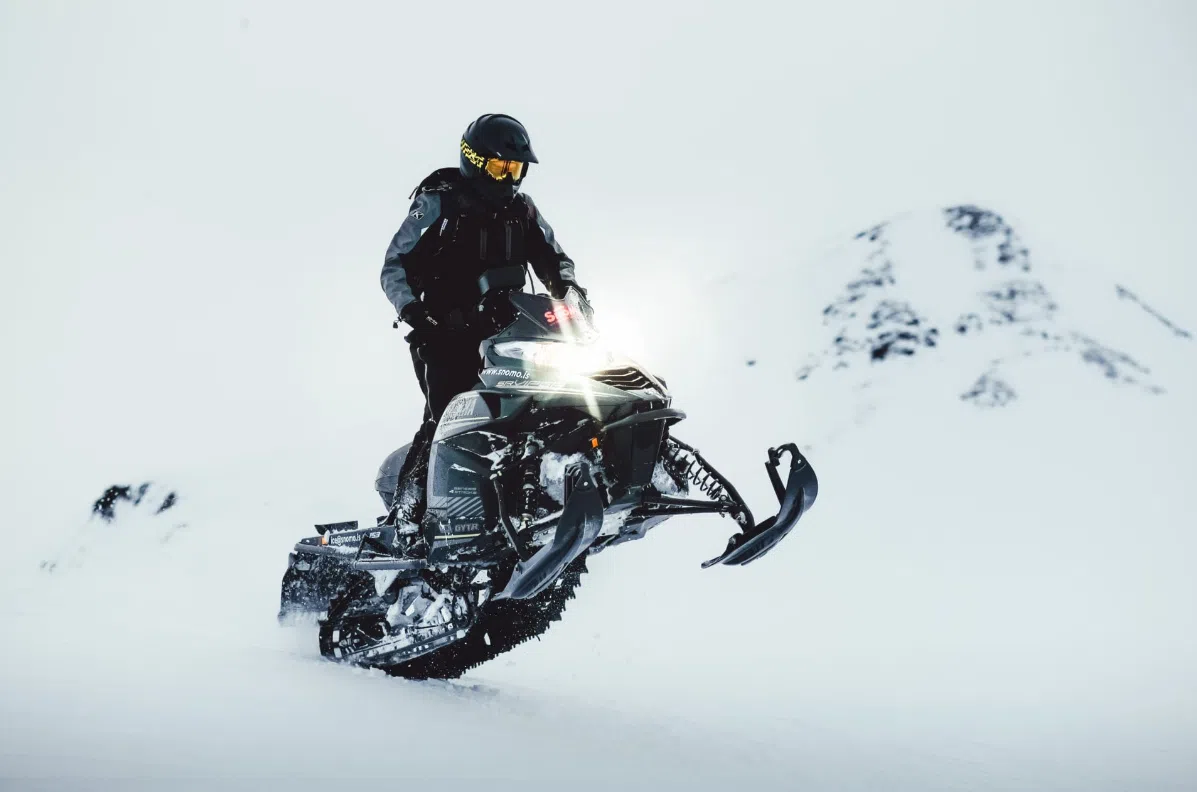 Ice Cave and Snowmobile Adventure, photo 2