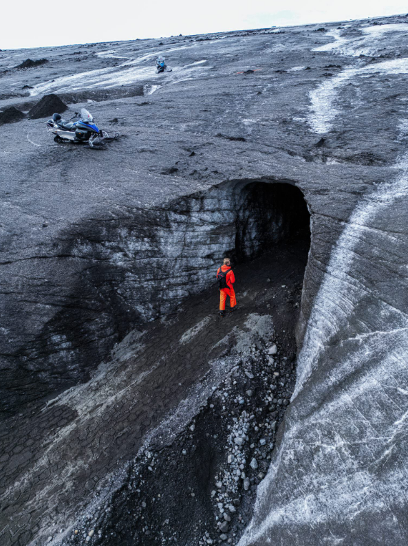 Ice Cave and Snowmobile Adventure, photo 3