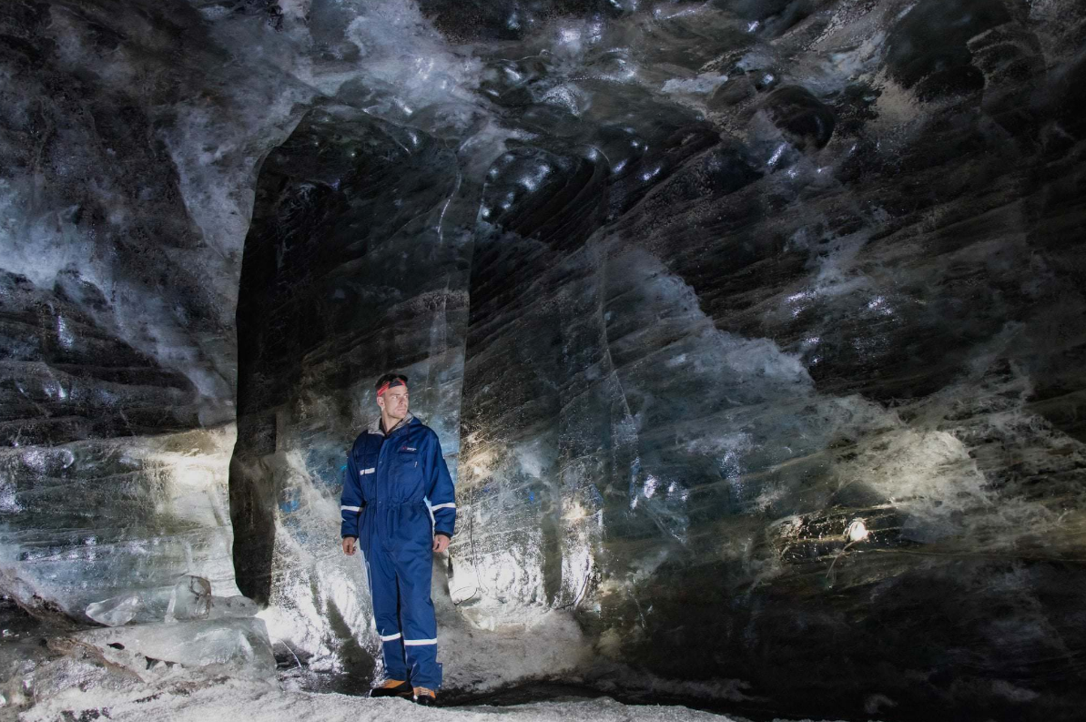 Ice Cave and Snowmobile Adventure, photo 4