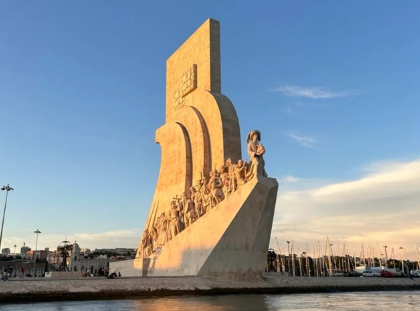 Golden Hour Cruise: Lisbon Sunset Boat Tour with Welcome Drink gallery 6