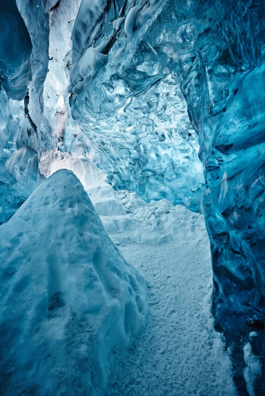 Blue Ice Cave Tour in Vatnajökull gallery 3