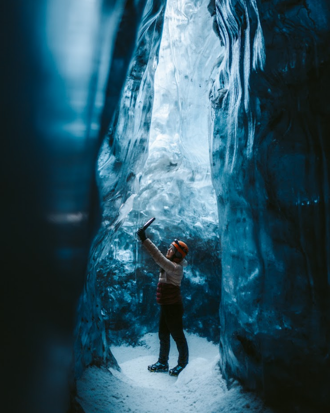 Blue Ice Cave Tour in Vatnajökull gallery 4