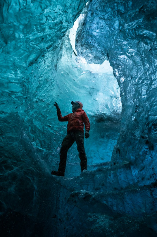 Blue Ice Cave Tour in Vatnajökull gallery 6