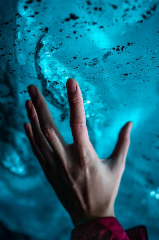 Blue Ice Cave Tour in Vatnajökull gallery 8