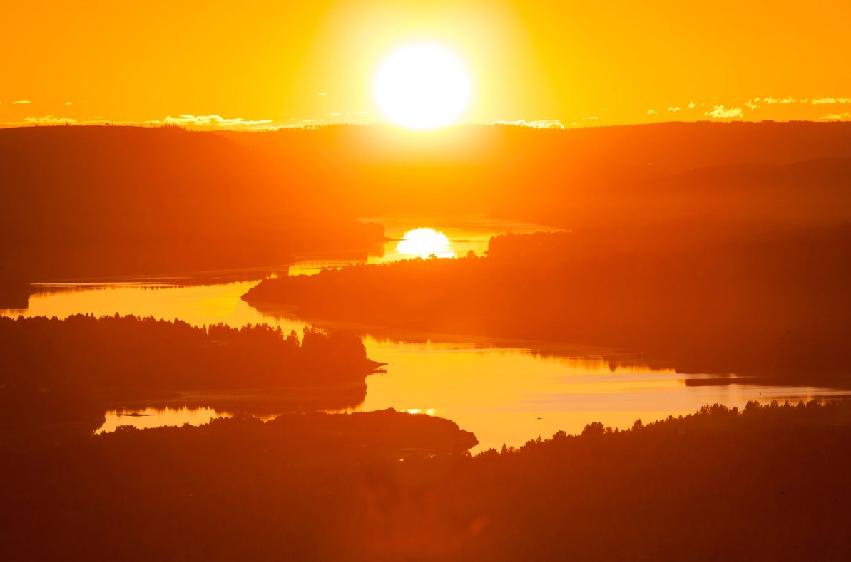Canoeing under the Midnight Sun in Rovaniemi gallery 4