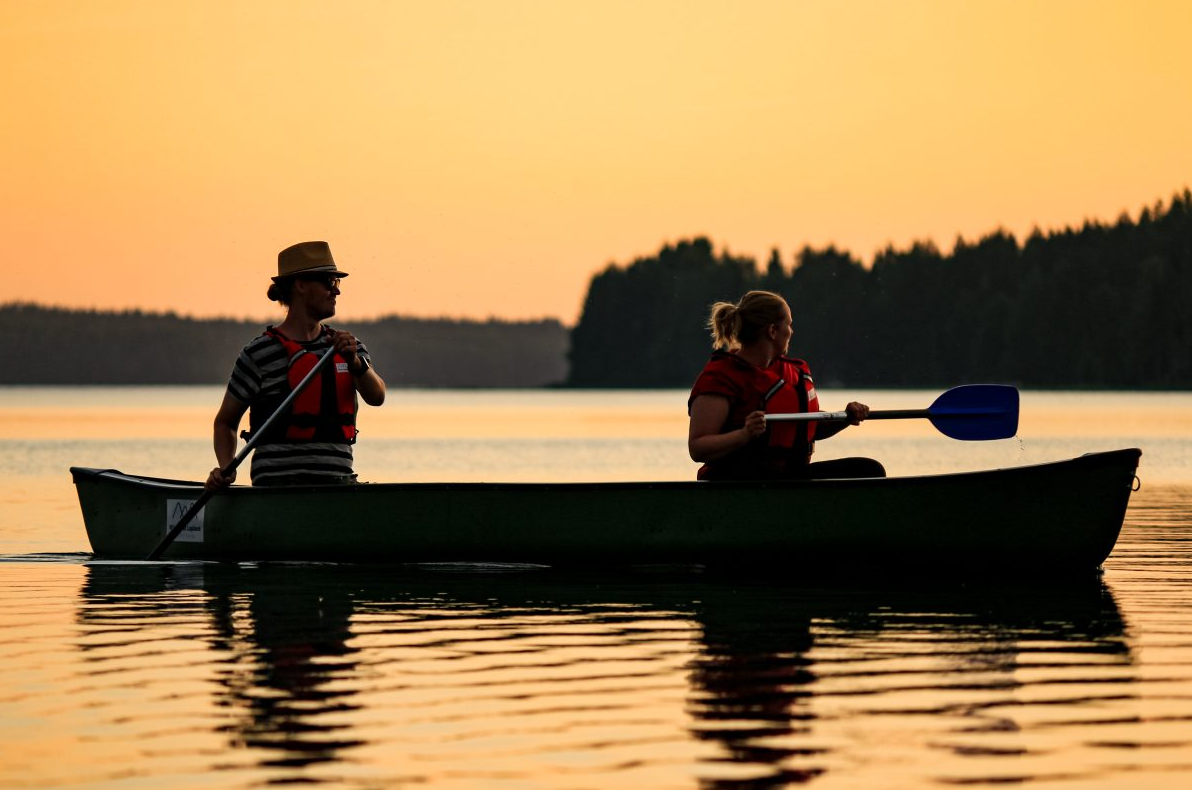Canoeing under the Midnight Sun in Rovaniemi gallery 5