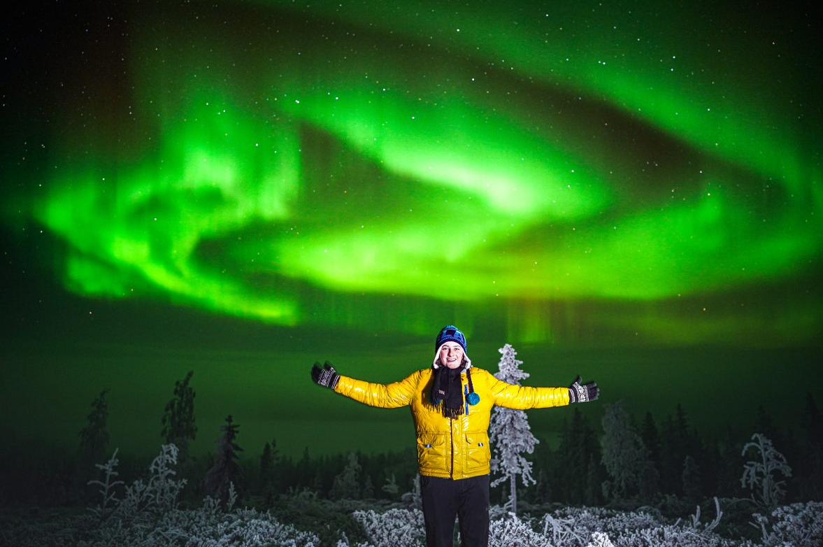 Night Snowshoeing Adventure under the Northern Lights, photo 3