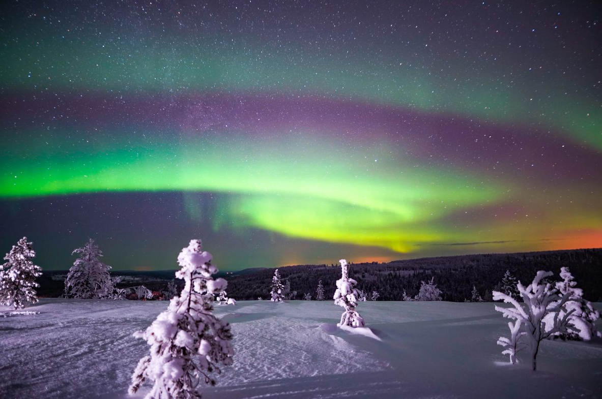 Night Snowshoeing Adventure under the Northern Lights gallery 6