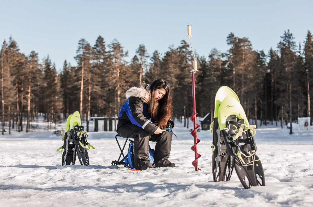 Snowshoeing and Ice Fishing Tour in Rovaniemi, photo 2