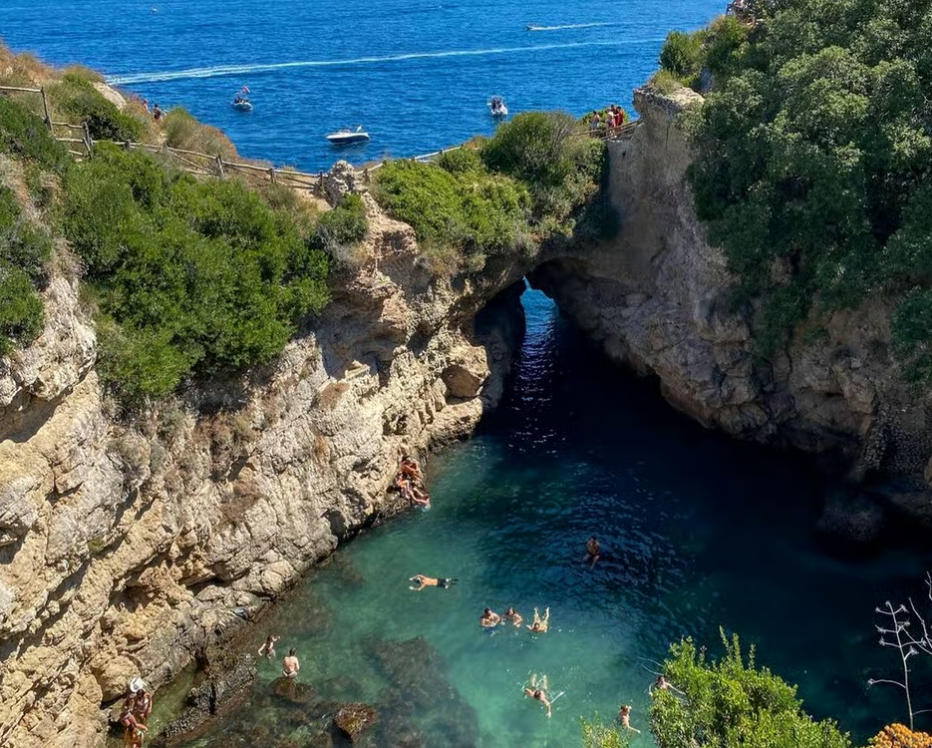 Sorrento Coast Sightseeing Shared Boat Tour gallery 2