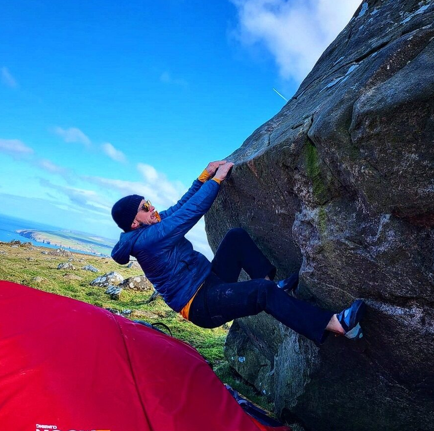 Outdoor Bouldering Coaching in the Peak District, photo 3