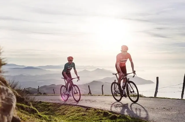 Caressing the Sea: Coastal Bike Ride Through Fishing Villages and Vineyards gallery 2