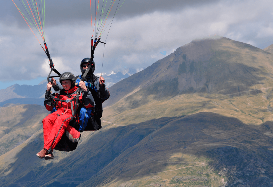 Tandem Mountain Paragliding Flight in Castejón de Sos, Pyrenees, photo 3