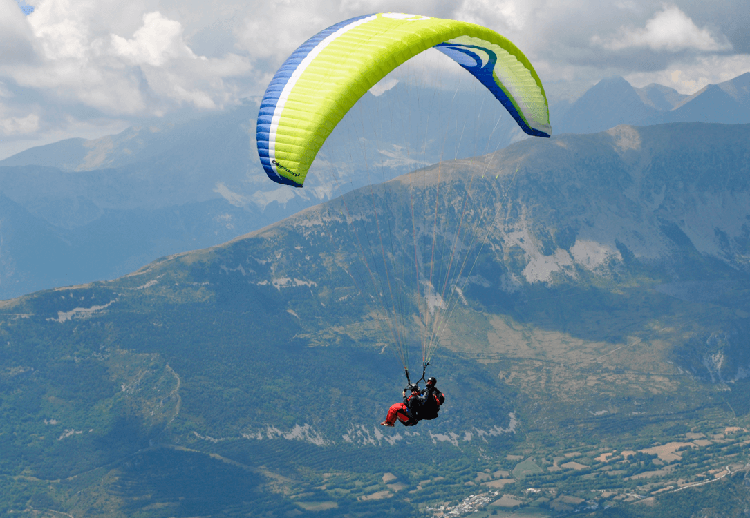 Tandem Mountain Paragliding Flight in Castejón de Sos, Pyrenees, photo 4