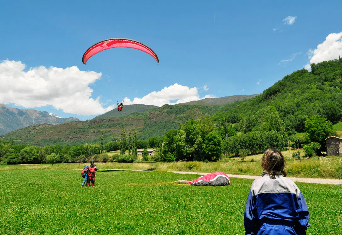 Tandem Paragliding Flight in Castejón de Sos Pyrenees, photo 2