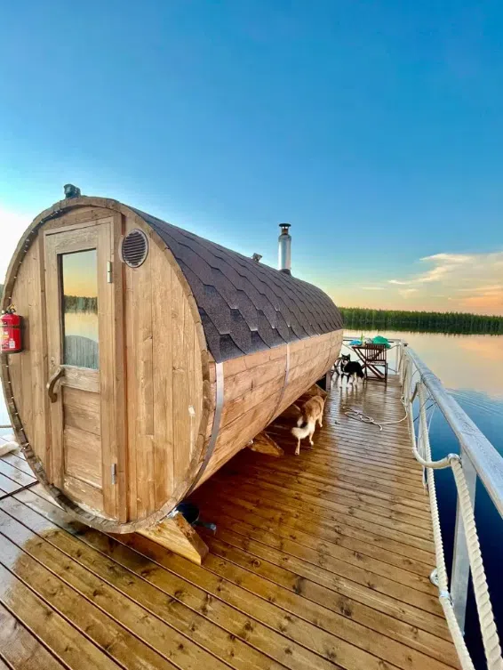 Private Sauna Boat Lake Cruise with BBQ in Lapland, photo 3
