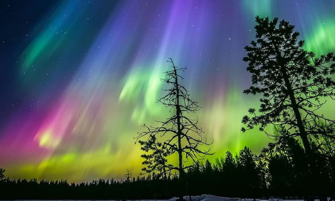 Ice Floating Northern Lights Experience in Rovaniemi gallery 4