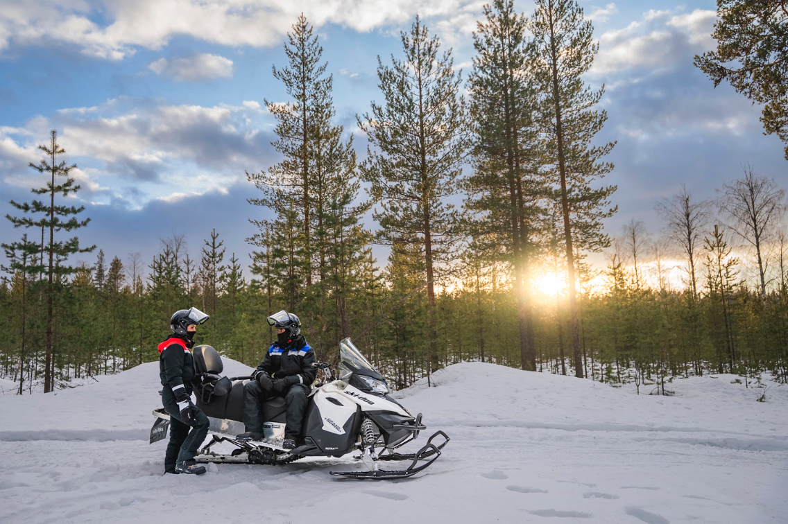 Snowmobile and Ice Fishing Experience in Rovaniemi, photo 3