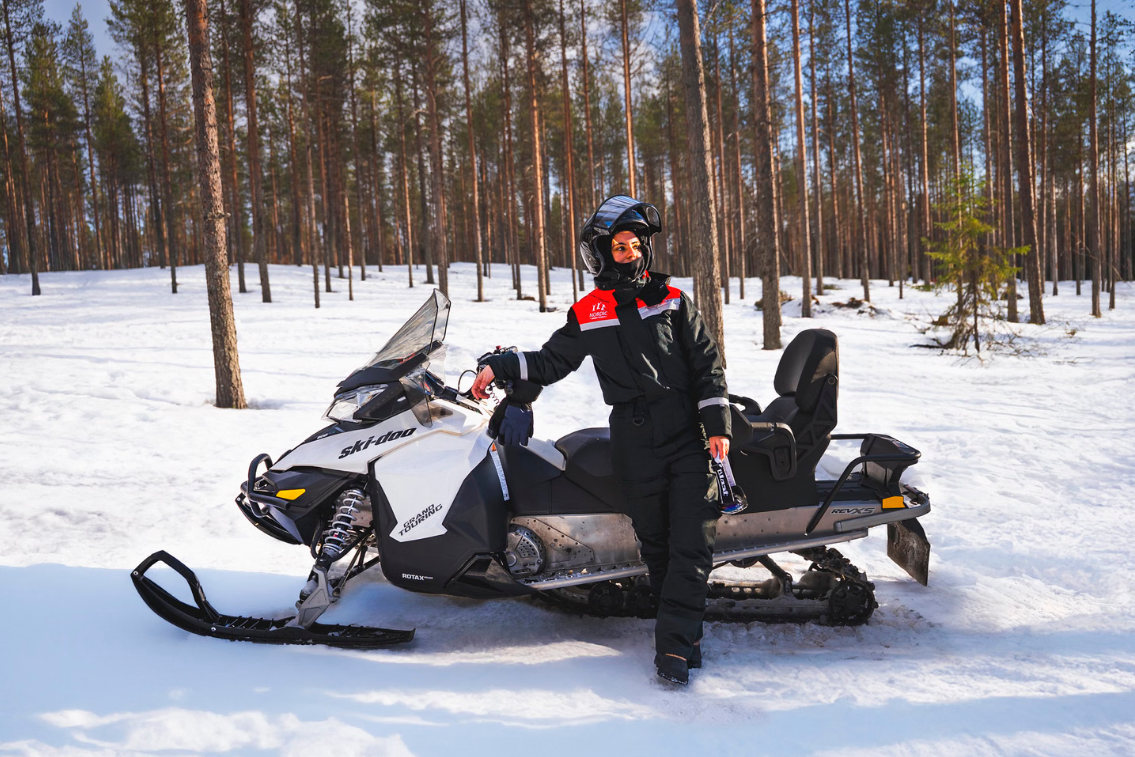 Snowmobile and Ice Fishing Experience in Rovaniemi, photo 4
