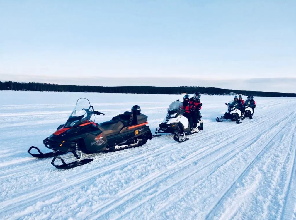 Snowmobile and Ice Fishing Experience in Rovaniemi gallery 6