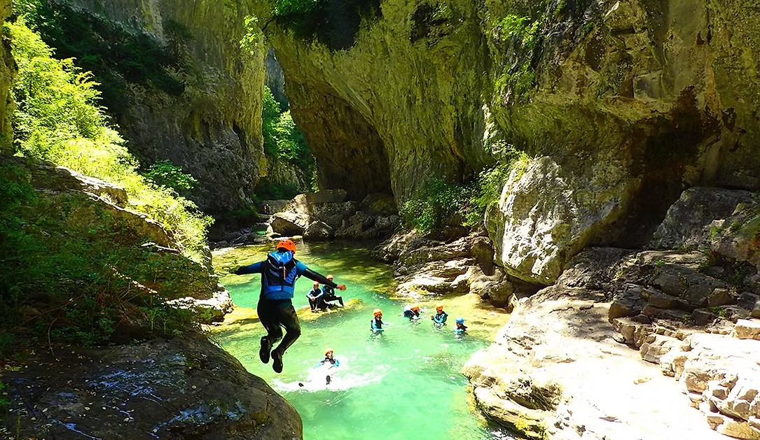 Beginner Canyoning Adventure in the Spanish Pyrenees (Level 1), photo 3