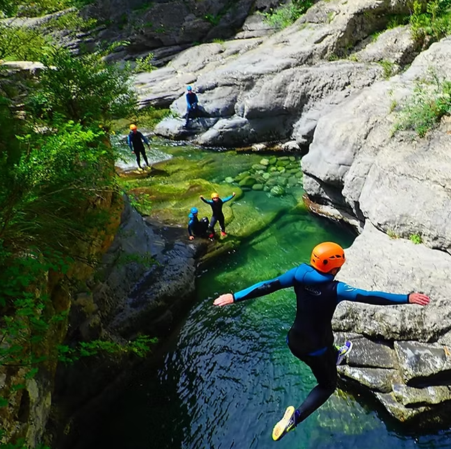 Beginner Canyoning Adventure in the Spanish Pyrenees (Level 1), photo 4