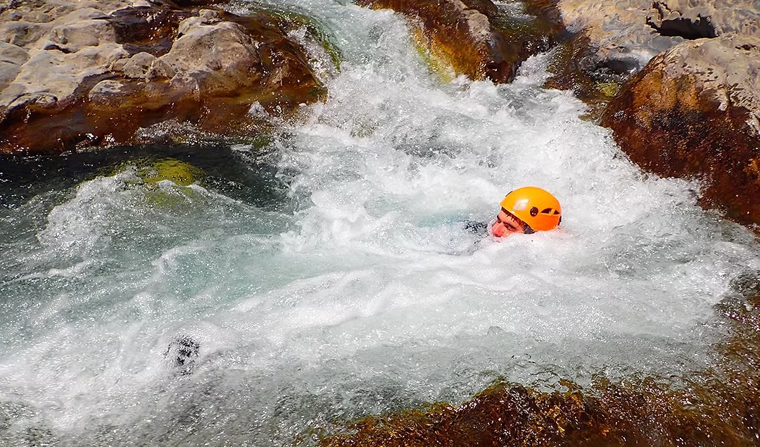 Beginner Canyoning Adventure in the Spanish Pyrenees (Level 1), photo 2