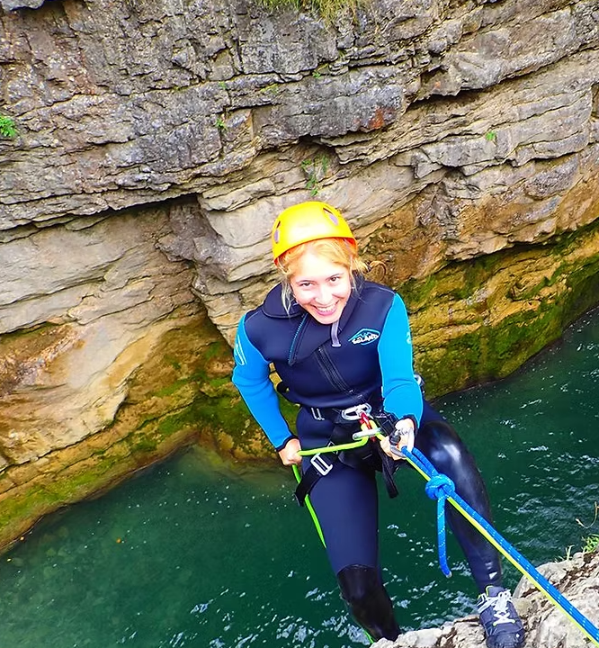 Beginner Canyoning Adventure in the Spanish Pyrenees (Level 1) gallery 8