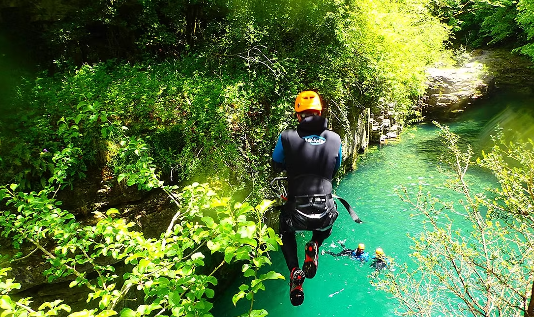 Beginner Canyoning Adventure in the Spanish Pyrenees (Level 1) gallery 3