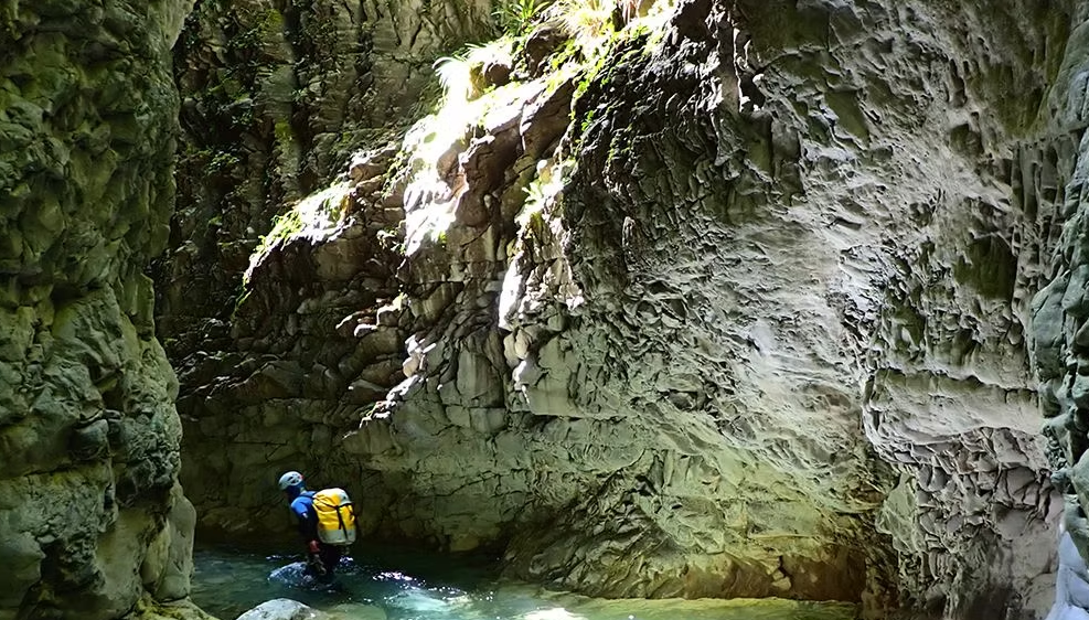 Advanced Canyoning Adventure in the Spanish Pyrenees (Level 3), photo 3