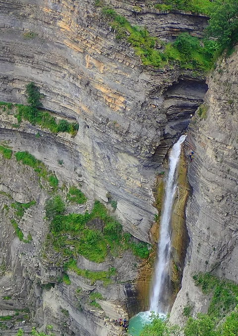 Advanced Canyoning Adventure in the Spanish Pyrenees (Level 3) gallery 2