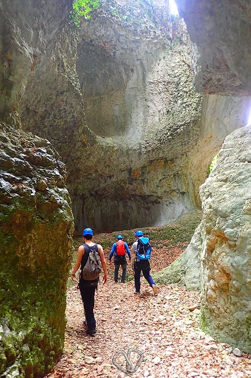 Dry Canyoning & Abseiling Adventure in the Spanish Pyrenees (Levels 1-2) gallery 4