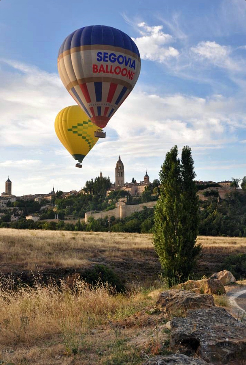 Hot Air Balloon Flight over Segovia with Champagne Breakfast gallery 9