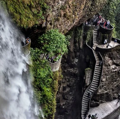 Day 4 – Waterfalls and Amazon Canyoning 1