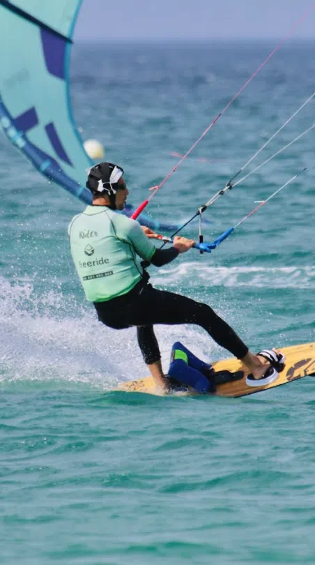 Kitefoil Rental for Experienced Riders in Cádiz, photo 2