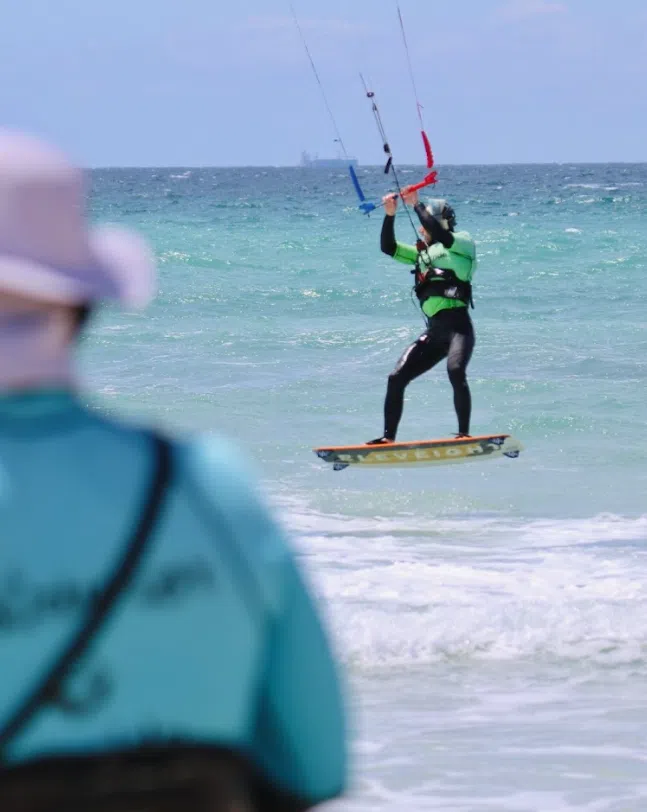 Beginner to Advanced IKO Kitesurfing Lessons in Cádiz, photo 4