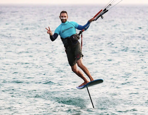 Beginner to Advanced Kitefoil Lessons in Cádiz, listing photo